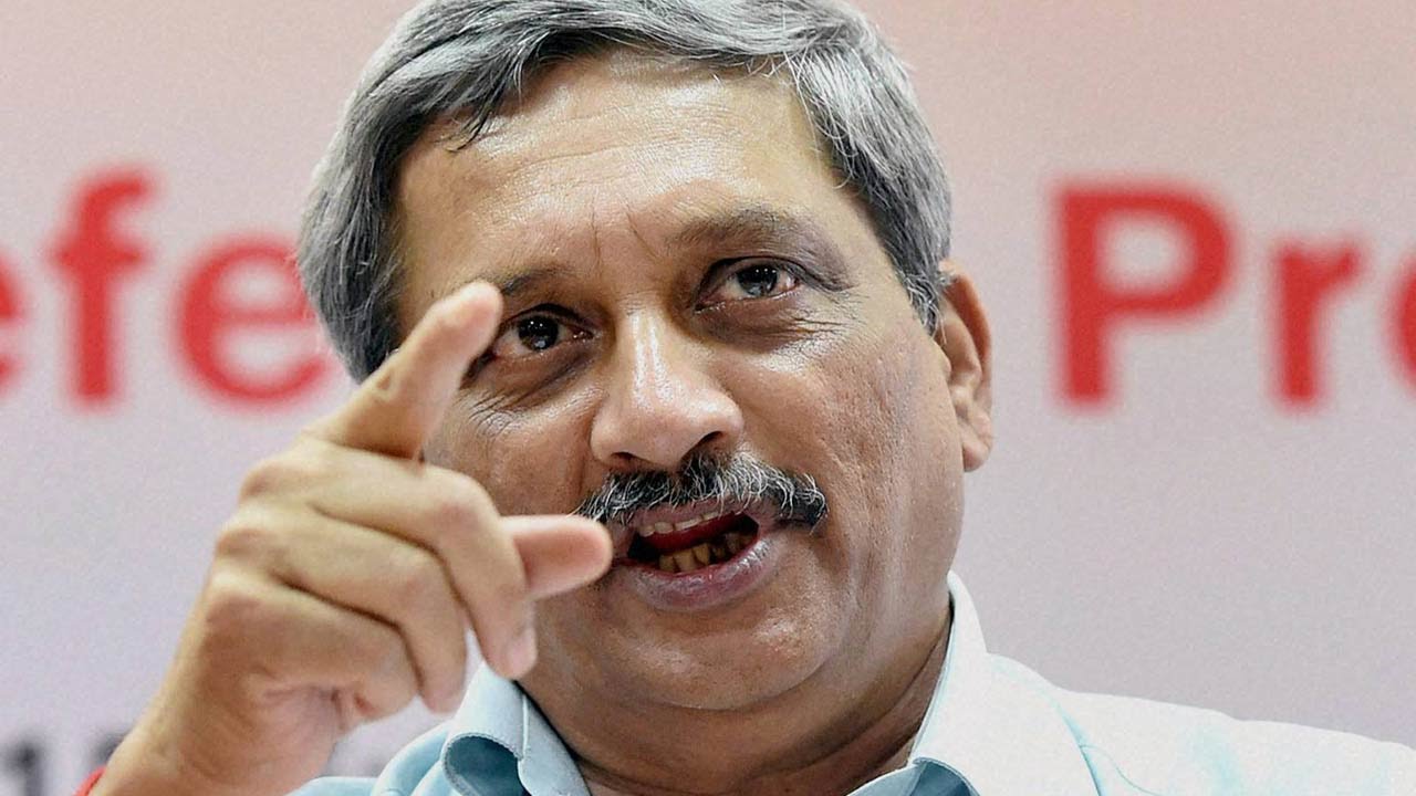 Manohar Parrikar questions the question of the Supreme Court on national anthem